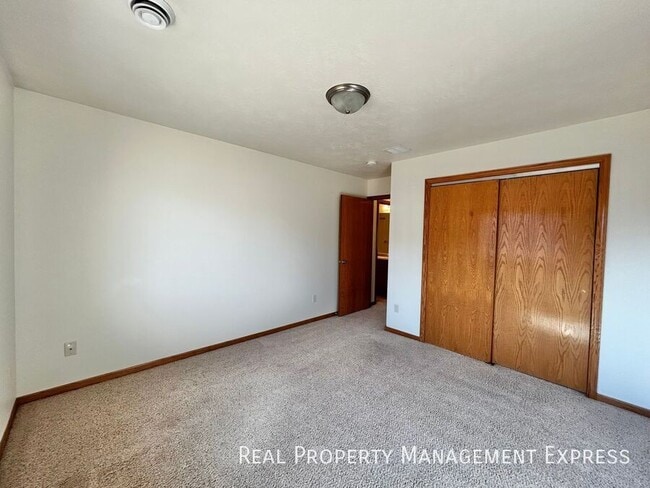 Photo - Cozy 1 Bedroom 1 Bathroom Townhome in Bran...