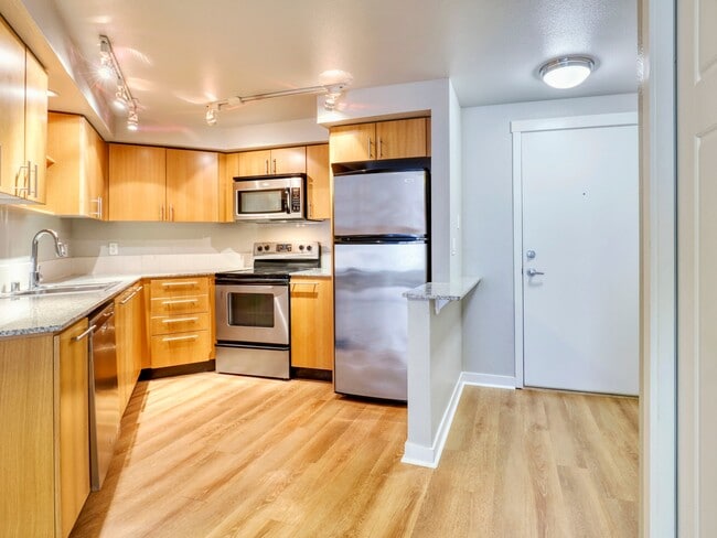 17 - Strata on California