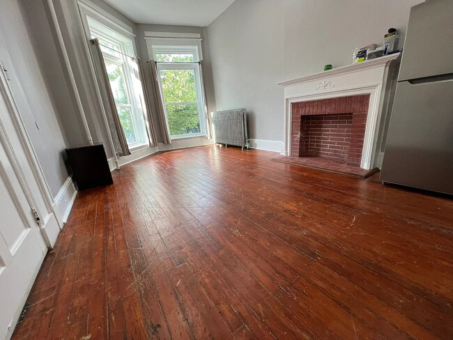 Photo - 703 Newington Ave Unit 1F