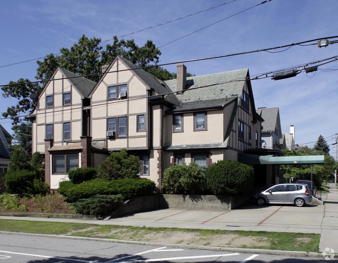 Photo - 70-76 Blackstone Blvd Apartments