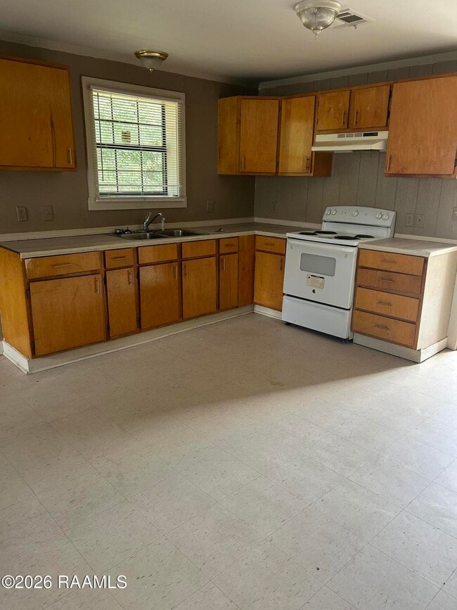 240 Sawmill Dr