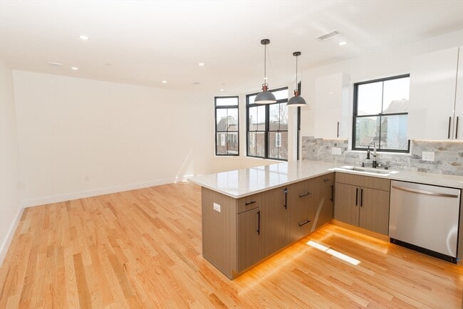 Photo - 30 Clifton St Unit 30B