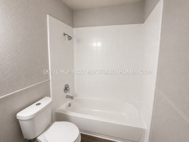 Photo - 313 Forby Ave Unit 1