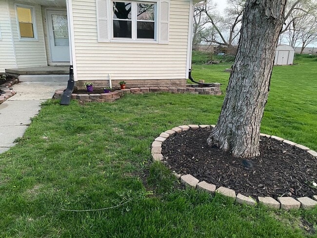 Photo - 805 Marshall Ct N