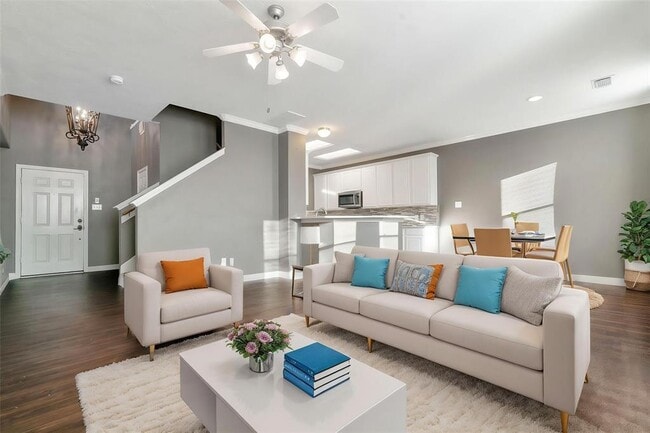 Photo - 17139 Oakwood Chase Dr Condo