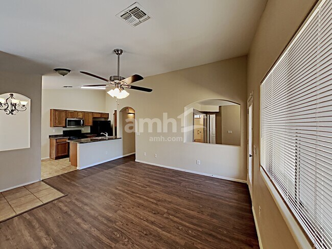 Photo - 1292 W Matthews Dr