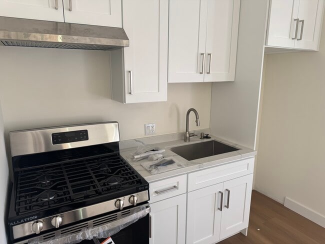 Building Photo - 4433 Towne Ave Rental