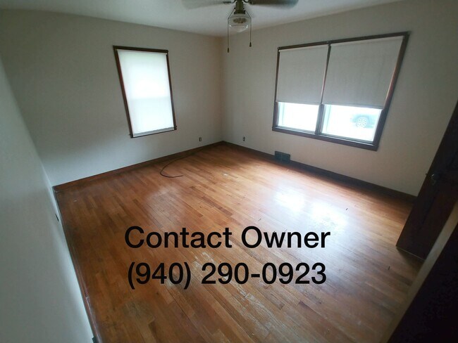 Photo - 7833 Martin St