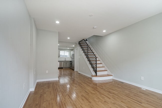 Building Photo - 1918 Pierce St