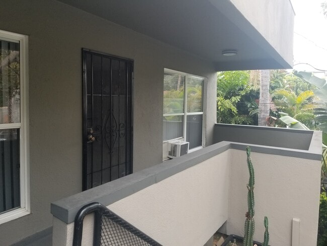 Chateau Sycamore Apartments