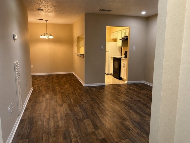 Photo - 615 Cole St