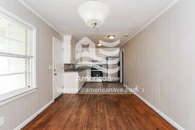 Photo - 1813 Bassler St