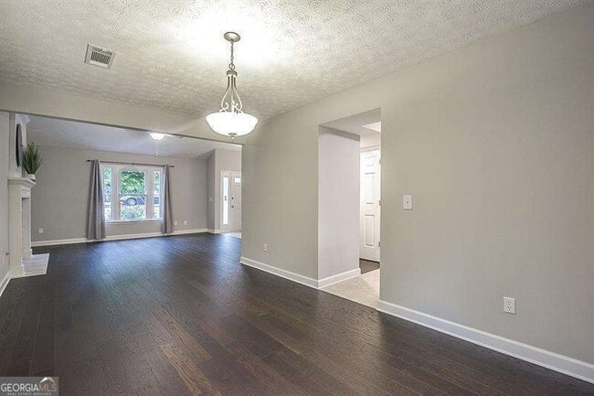 Photo - 1351 Omie Way