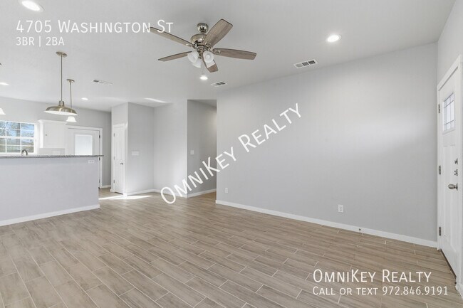 Photo - 4705 Washington St Casa