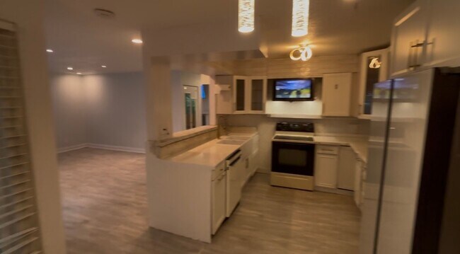 Photo - 272 Cambria Ct