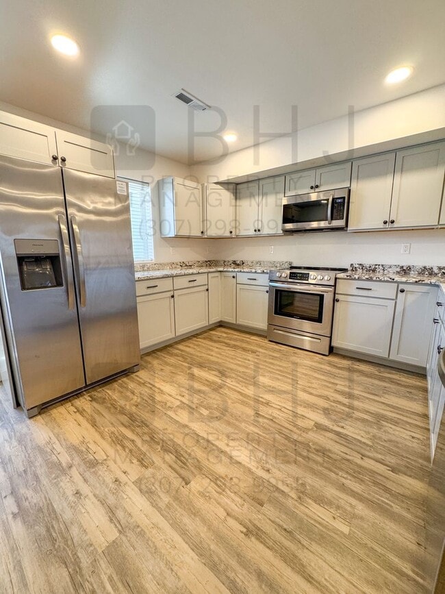 Photo - 2 BED/ 1.5 BATH TOWNHOME