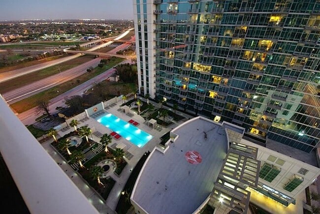 Photo - 5925 Almeda Rd Unidad 11814