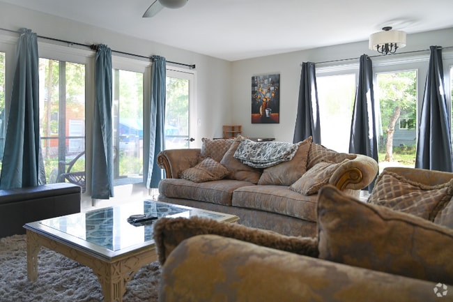 Building Photo - 620 Windward Dr Rental