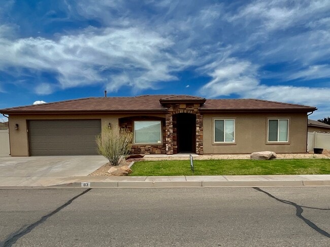 Pet-Friendly Three Bedroom Home in Riversi... - Pet-Friendly Three Bedroom Home in Riversi...