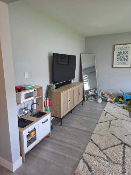 Photo - 9766 Feniak St