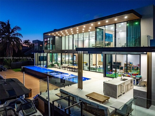 Photo - 1102 Washington St