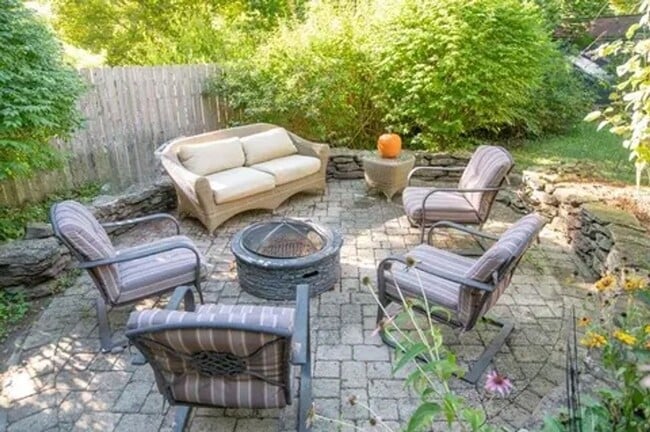 Photo - 8 Snug Harbor Dr