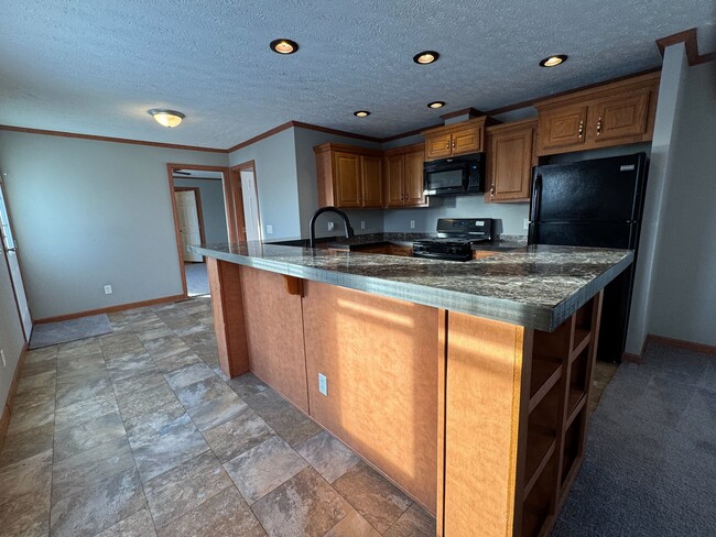 Photo - 2021 Lark Ln NW