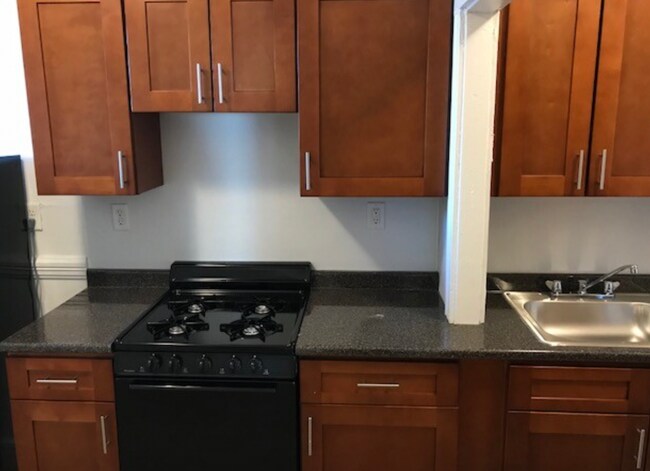 Building Photo - 11 Vinal St Unit 6 Rental