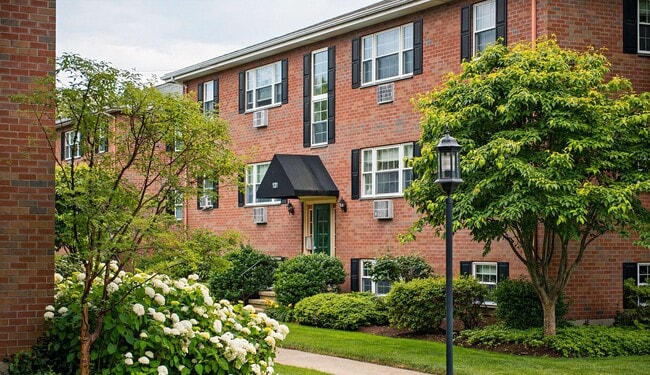 Photo - Newton Gardens