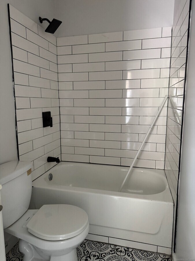 Photo - 81 W Main St