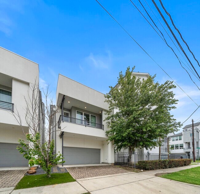 Photo - 1217 Crockett St