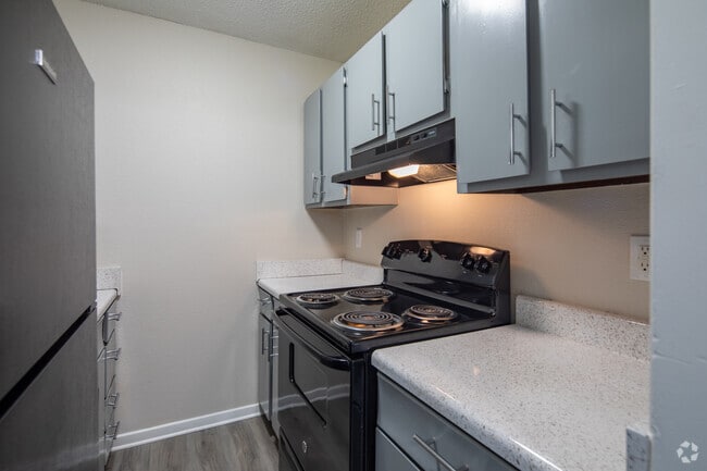 1BR, 1BA - 611SF - Kitchen