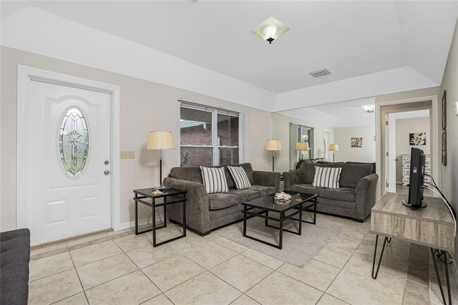Photo - 1216 Loma Ln