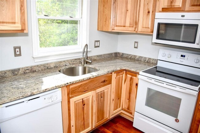 Photo - 52 Cadogan Way