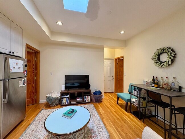 Photo - 1801 Beacon St Unit 8