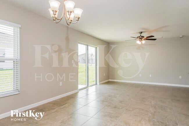 Photo - 646 Lindbergh Wy