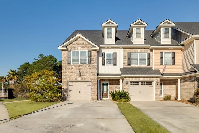 Building Photo - Spacious 4BR Townhome with Elevator in the Heart of Pooler