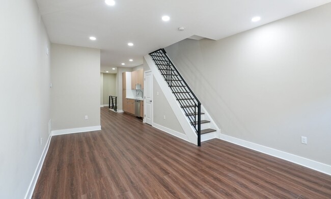 Photo - 1709 Moore St