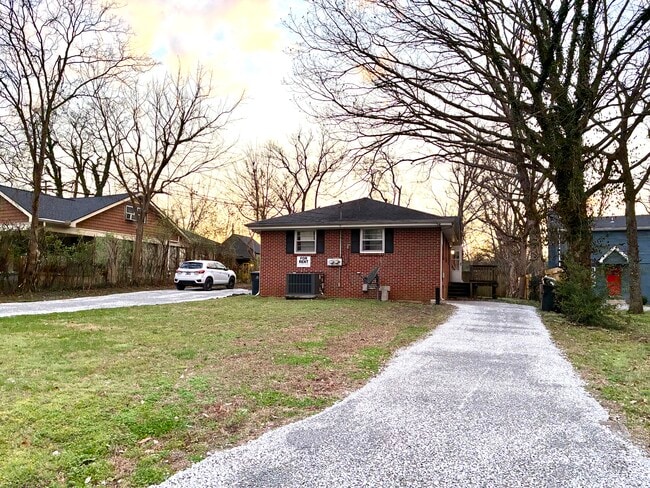 Photo - 3805 Burrus St