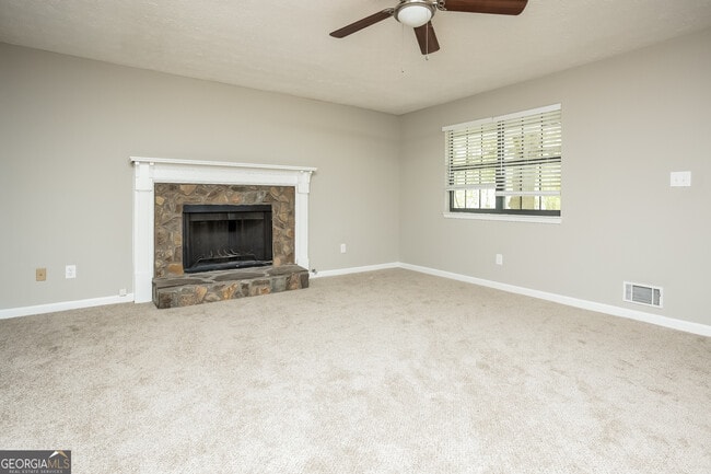 Photo - 140 Paces Way