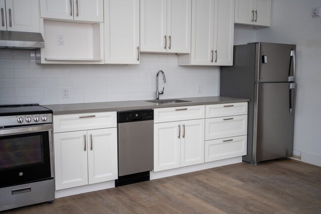 Building Photo - 841 Grenon Ave Unit 101