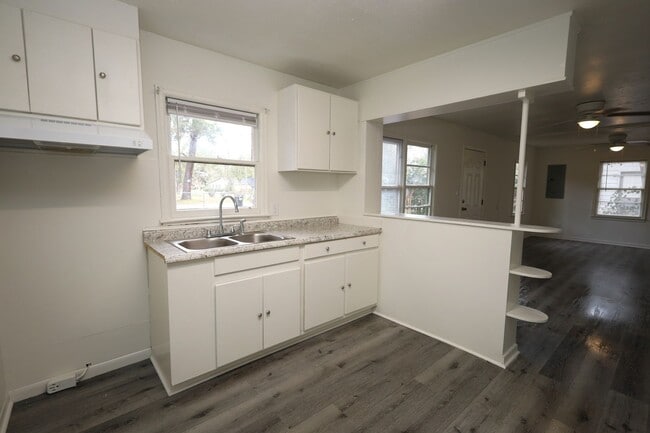 Photo - 743 E Brookwood Dr