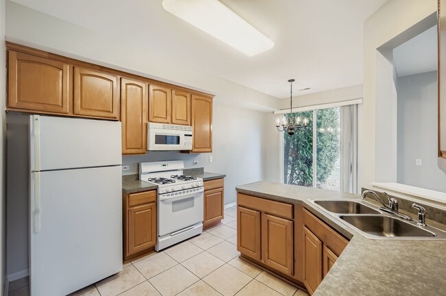 Photo - 3174 Bromley Ln