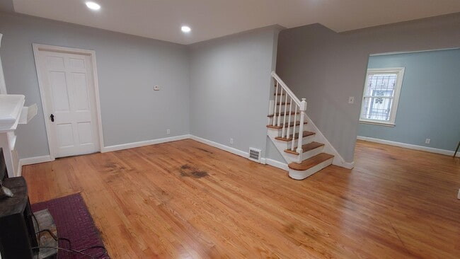 Photo - 11056 Wayburn St