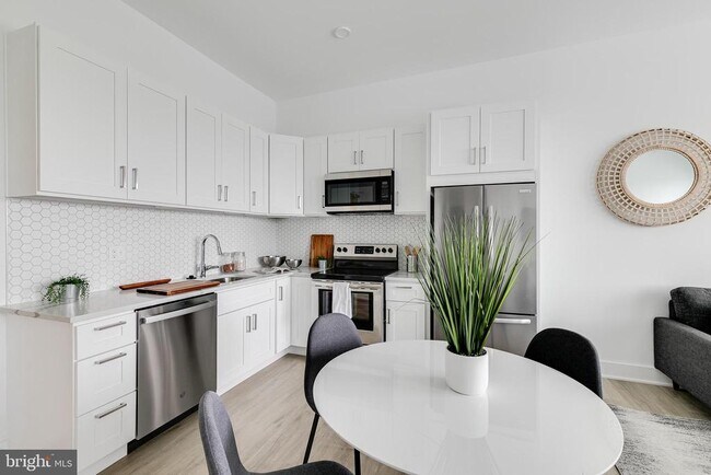 Photo - 2201 Washington Ave Unit 217