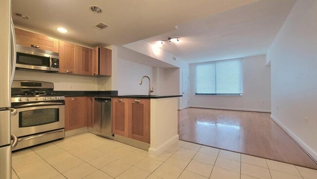 Photo - 2451 Midtown Ave