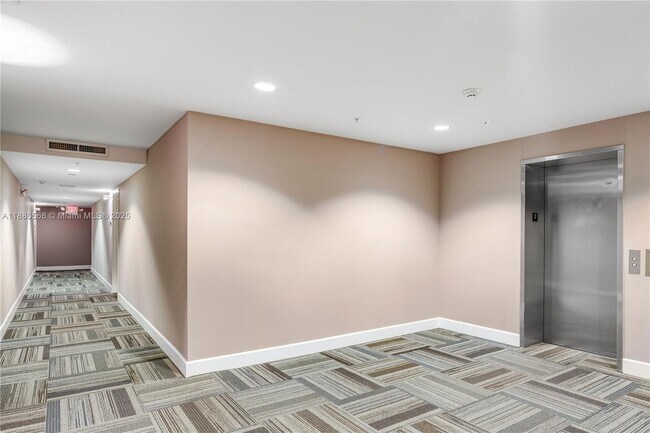 Photo - 435 21st St Unit 212