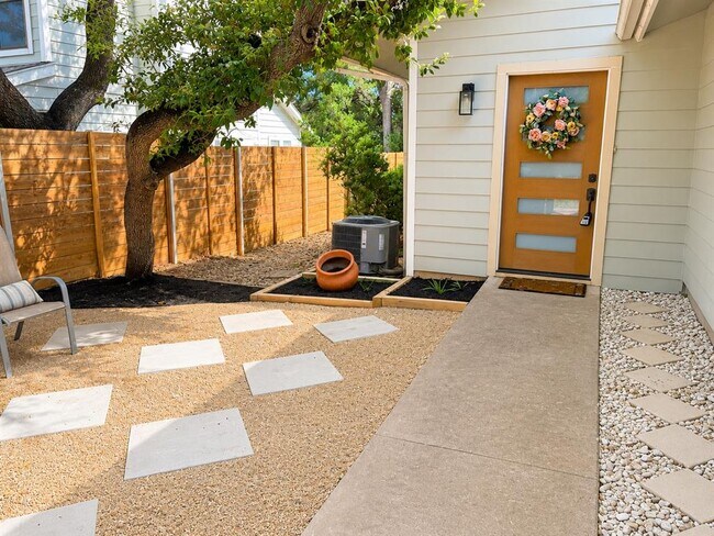 3215 W William Cannon Dr Unidad B