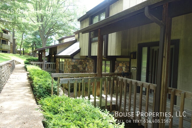 Building Photo - 65 Oak Hill Dr Unit 8