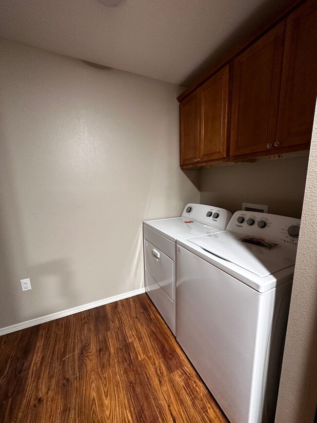 Photo - **REQUIRE 24-HOUR NOTICE BEFORE SHOWING, A...